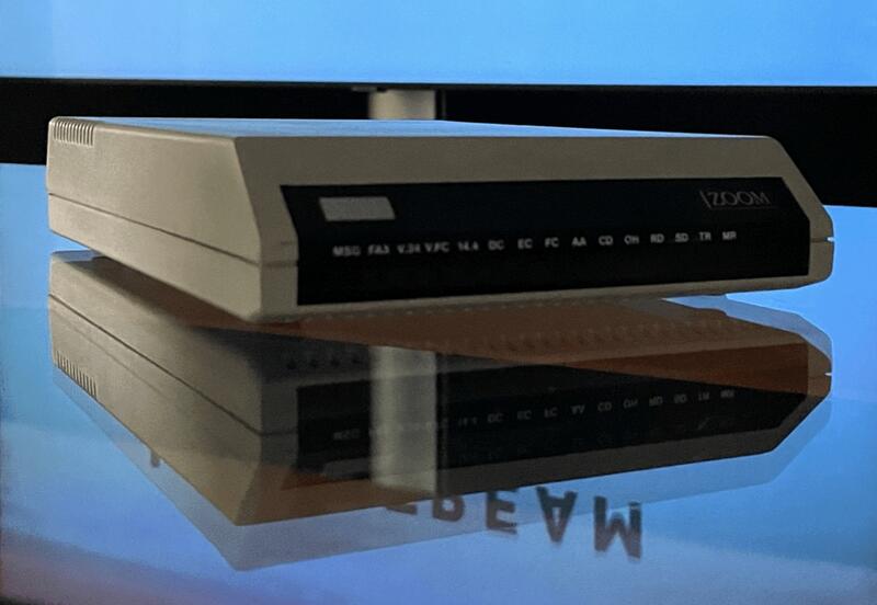 Het 28.8K-modem: Het modem waarmee de live gecapturede beelden van een concert het world wide web op gingen.